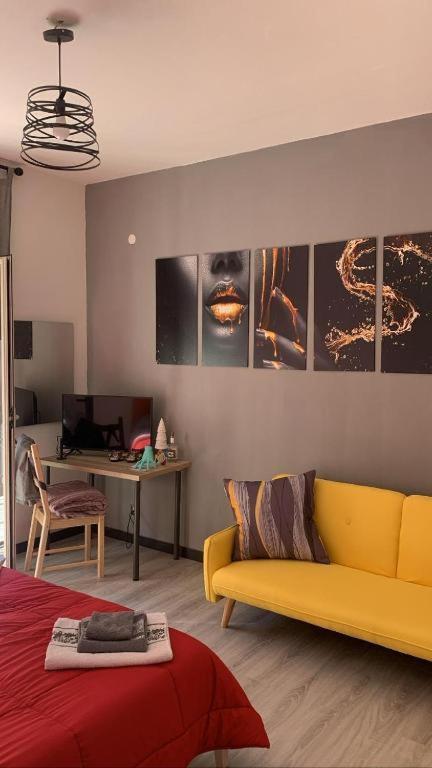 Shiva House Hotel เนเปิลส์ ภายนอก รูปภาพ